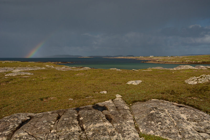 Regenbogen über dem Meer